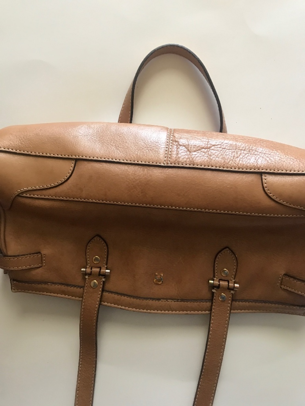 Etienne Aigner Tan Leather Handbag. - Picture 6 of 6